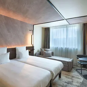 **** Отель Novotel Expo Швейцария