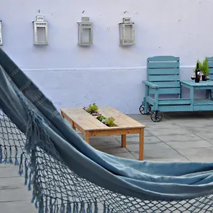 https://aloha-beach-house-hostel.hotels-lisbon-portugal.com